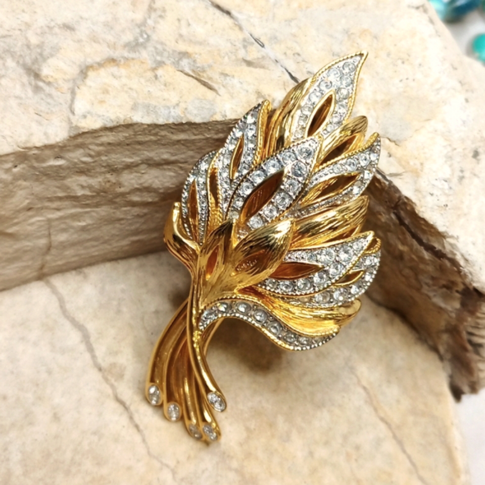 Vintage Leaf Brooch Pin Nolan Miller Rhinestones Classic Gold